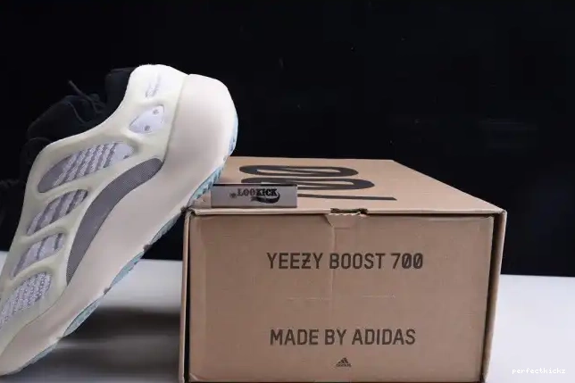 Boost 700 Yeezy FW4980 V3 Azael Adidas 0630